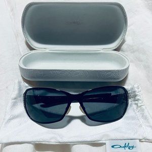 Oakley Behave Women's Sunglasses with cloth bag and hard case